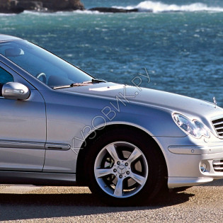 Крыло переднее правое в цвет кузова Mercedes C-Class W203 (2000-2007)